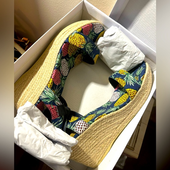 🔥 DEAL Alert - 10/21 Thru 10/25 ONLY -NIB M&M Print Espadrille Sandals - Picture 2 of 8